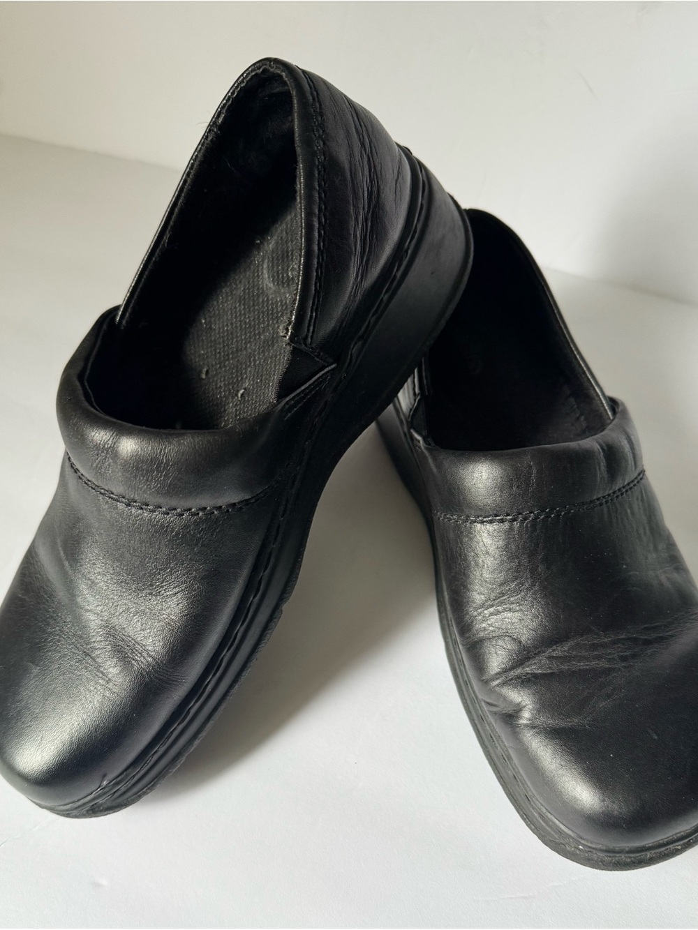 Cobble Cuddlers Women's 7.5 Black Leather Clogs Slip-On Shoes